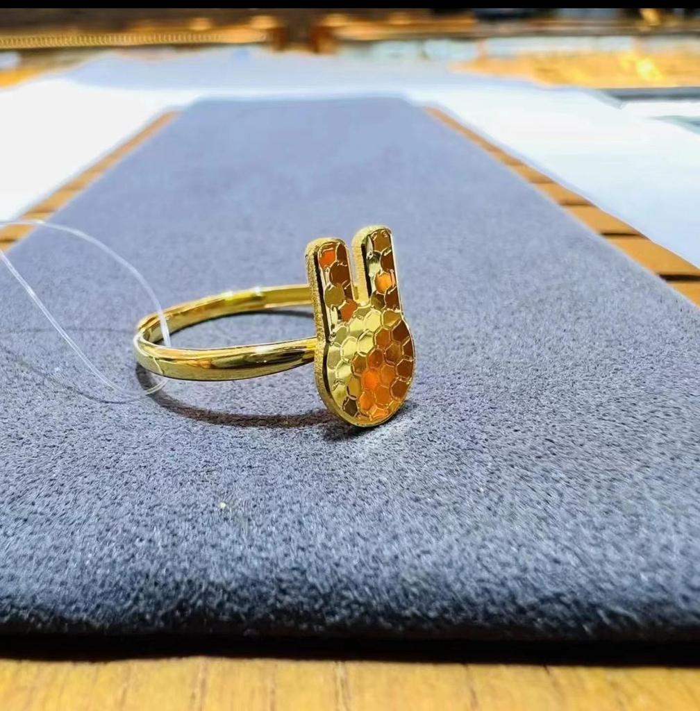 Gold Plated Dragon Scale Clover Ring: Women's Elegant Honeycomb Surface Open Finger Ring, Inspired by Xiaohongshu Style.