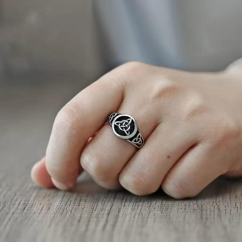 Ausgehöhlter keltischer irischer Ring Retro Bestseller Band Schmuck