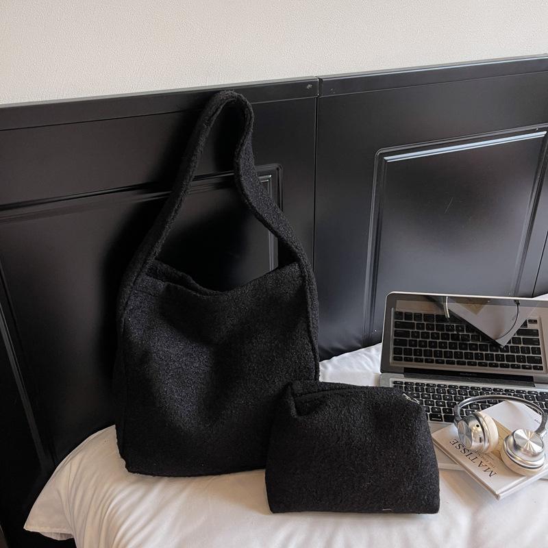 Korean large-capacity fashion texture commuter bag women's 2025 new casual simple shoulder underarm tote bag