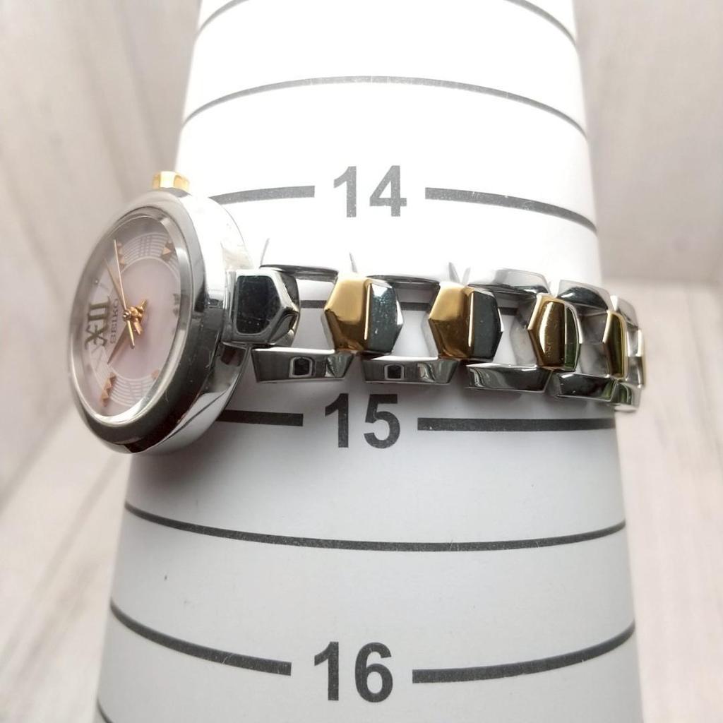 [USED] Working Seiko Solar-powered Women's Wristwatch with Studded Dial