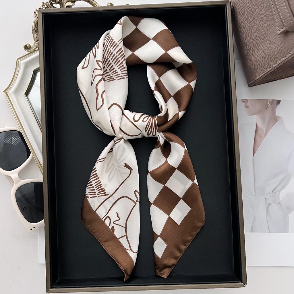 2026 Neues Florales Muster Satin Seiden Schal 70cm Kleines Quadratisches Halstuch Damen Vielseitiges Dekoratives Bandana