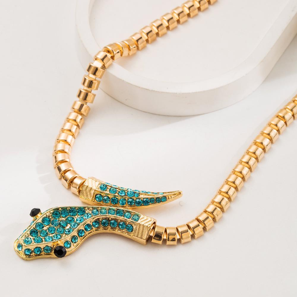 Przesadny naszyjnik węża: Łańcuszek na obojczyk z cyrkoniami, Modny dodatek na imprezę