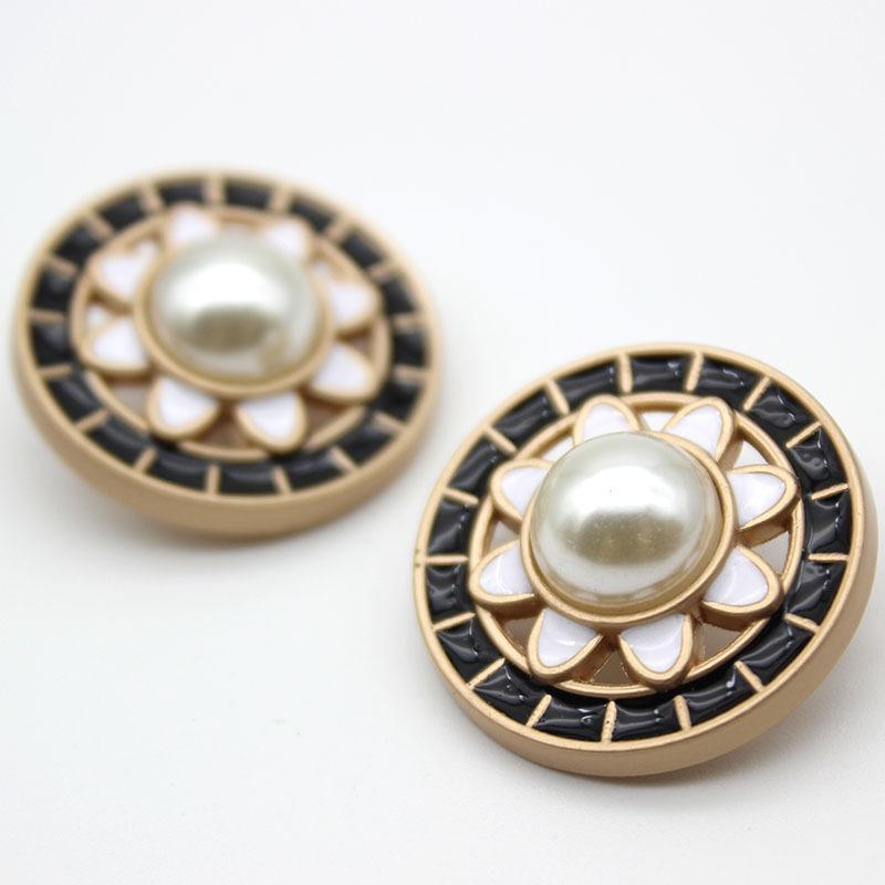 10pcs Luxurious Buttons 18mm Round Metal Shank Buttons Classic Beautiful Pattern Clothes Sewing Supplies