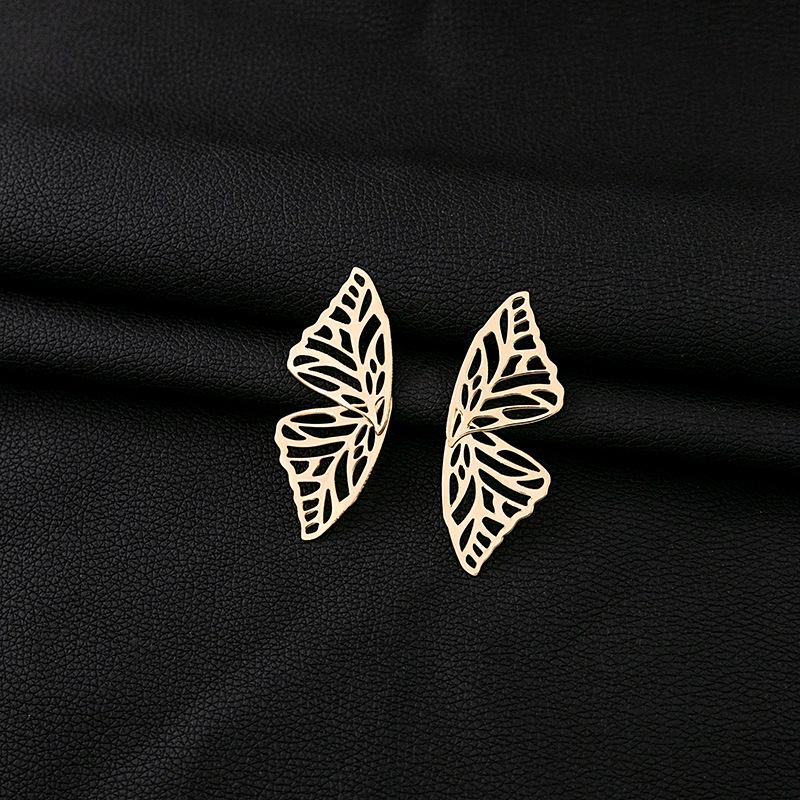 Exquisite Retro Leaf & Butterfly Ginkgo Gold Earrings: Luxurious Statement Piece