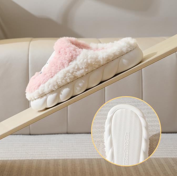 Lengvos moteriškos namų šlepetės minkštu dugnu, patvariu mielu triušio raštu, pūkuotos namų šlepetės