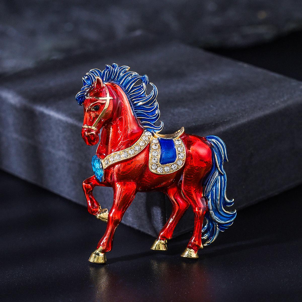 Ретро брошь «Галопирующая лошадь» по знаку зодиака: Высококачественная сплавная эмаль для мужских костюмов и пальто.