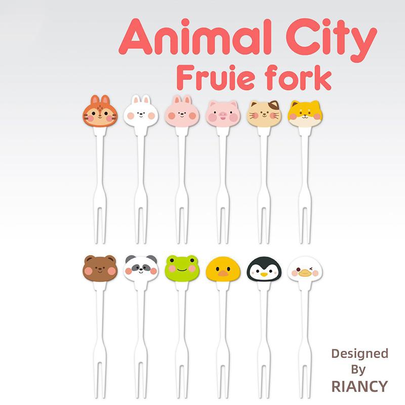 

8Pcs/Set Cute Animal Fruit Fork Kids Snack Dessert Decoration Forks Toothpick Lunch Salad Decoration Accessories Cake Pick Tools 8pcs
