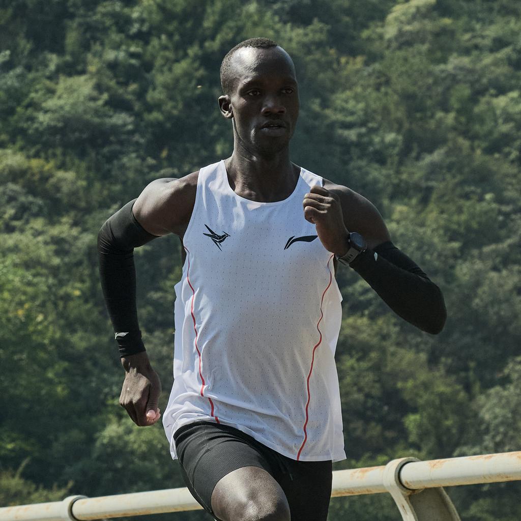 Li Ning Dragon Sparrow Skin-Friendly Breathable Simple Slim Fit Sleeveless Racing Competition Top Men tops White AAYV123-38