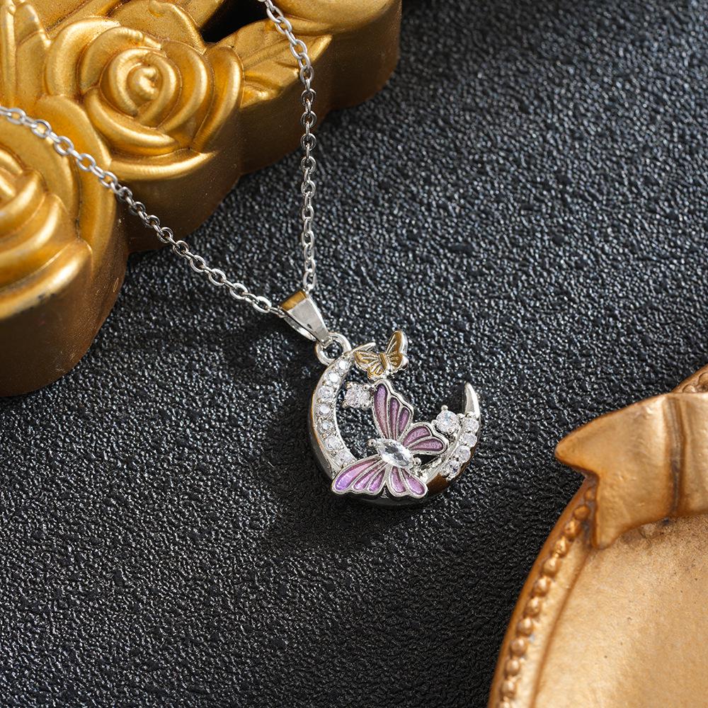 Elegant Moon Shadow Butterfly Necklace for Women – Rhinestone Clavicle Chain with Versatile Pendant