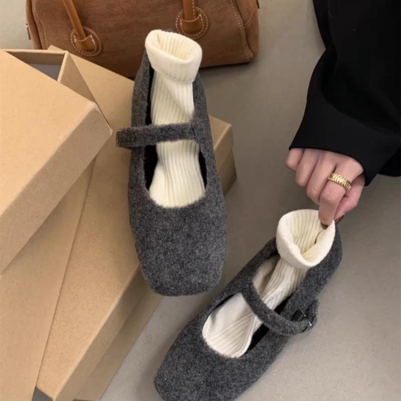 Mode Damenschuhe 2024 Heißer Verkauf Schnallenriemen Damen High Heels Mode Eckige Zehenpartie Lässige Pumps Damen Neu Flache Niedrige Absätze