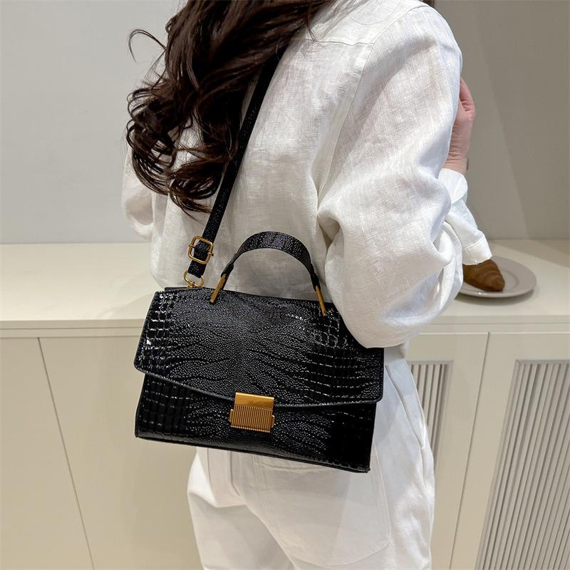 Fashion high-end texture temperament versatile atmosphere women's handbag spring new fashion shoulder messenger bag
