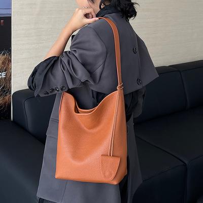 Large-capacity Commuter Tote Bag Trendy Single-shoulder Bag Casual and Versatile Underarm Bag