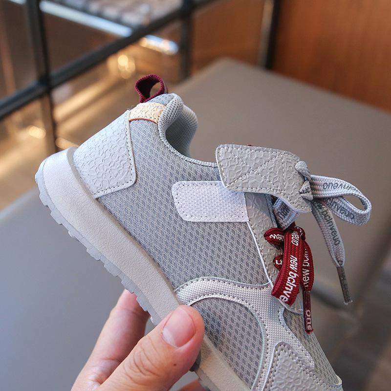 2026 Spring/Autumn Lightweight Breathable Sports Shoes for Kids - Trendy Outdoor Footwear for Boys and Girls