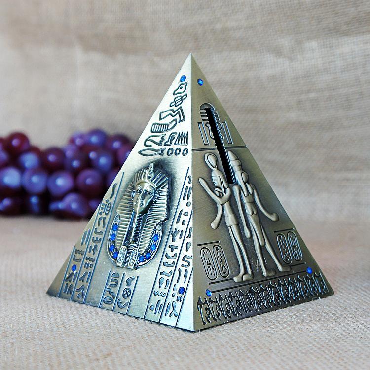 Сувенирная копилка из гальванизированного металла в виде египетской пирамиды