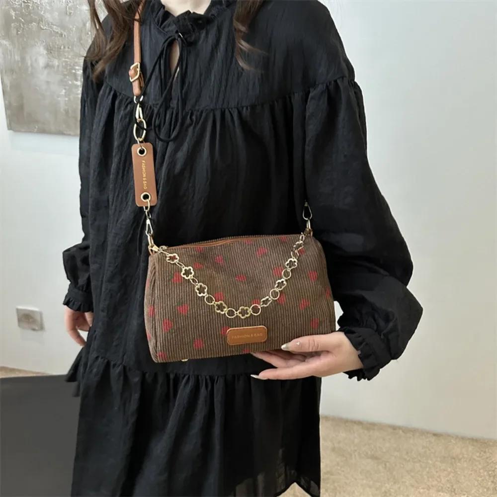 Retro Classic Women Shoulder Bags Strawberry Printed Lady Crossbody Bags Corduroy Ins Style Sweet Underarm Bag Girl Handbags