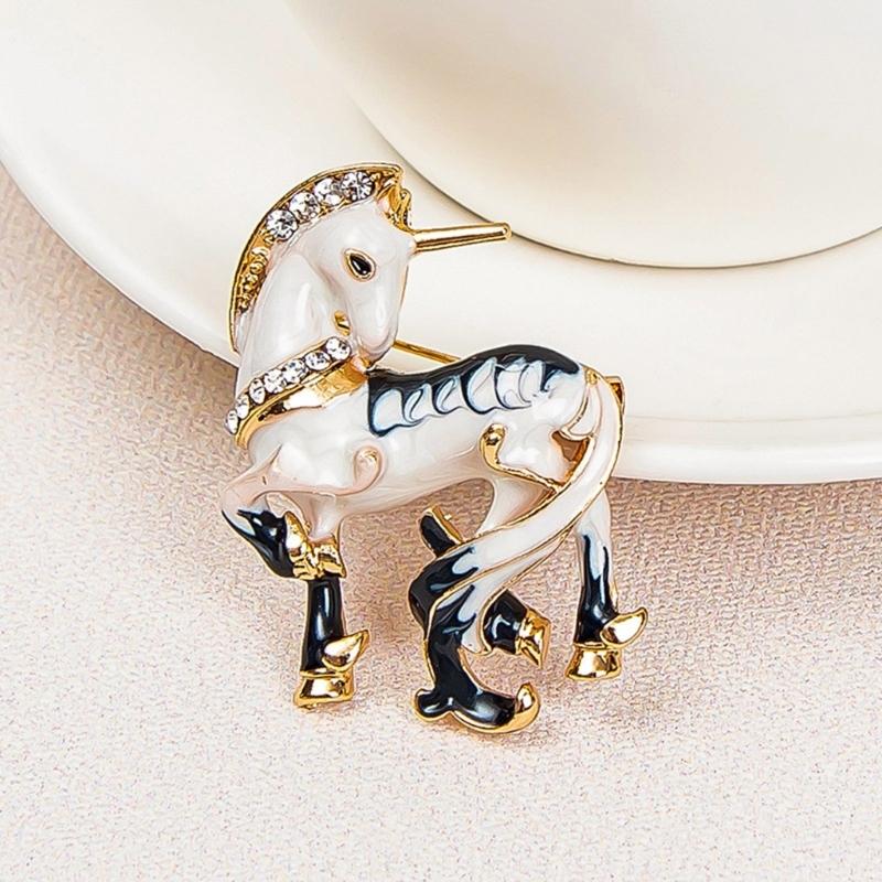 Crystal Studded Equestrian Pin White Horse Brooch Multipurpose Fashion Accent Suitable For Casual And Special Occasions