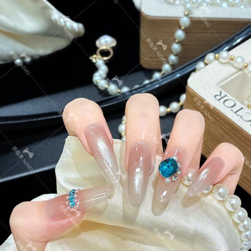 L56 Elegant Cat Eye Press-on Nails - Versatile Whitening Design in Ins Style S (Long Oval)