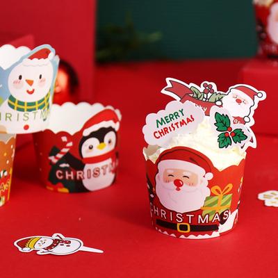 50 Stück Papier Weihnachtliche Cupcake-Wrapper Druck Weihnachtliche Kuchen-Dekorationen Weihnachtliche Cupcake-Becher Weihnachtsmann Elch Schneemann Pinguin