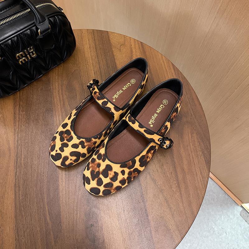 The same style, niche retro flat bottom round head leopard print light mouth single shoes women's ballet Mary Jane shoes women's single shoes