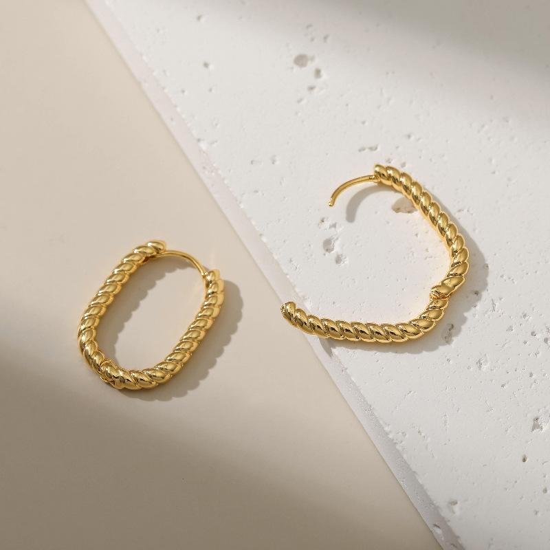 Women Fashion 18k Gold Plated Copper Oval Twisted Spiral Ear Buckle Earrings