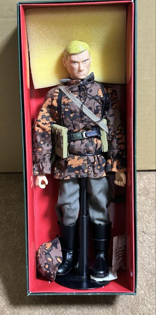 

[Б/У] Kowthallt Elite Brigade Солдат в немецком армейском камуфляже времен Второй мировой войны MP40 отсутствует