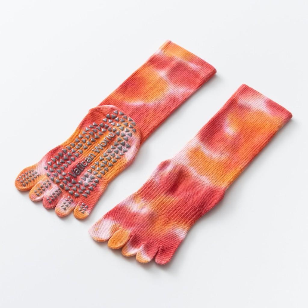Autumn and Winter Tie Dye Yoga Five Finger Socks for Women New Style Anti Slip and Sweat Absorbing Mid Tube Pilates Socks Personalized and Versatile