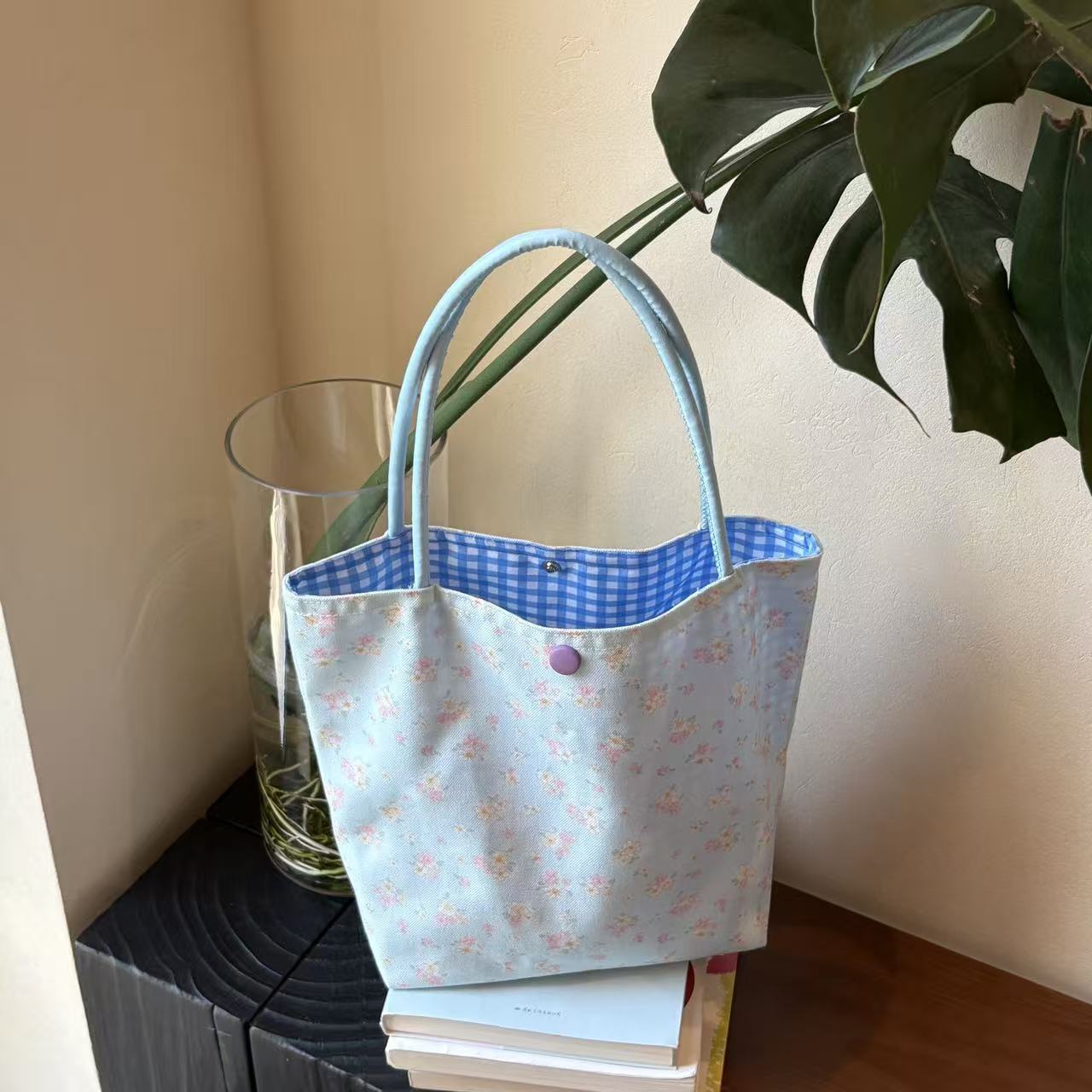 

Light Blue Floral Canvas Bag New Style Large Capacity Handbag Commuter Tote Bag Sweet Girl Handbag Lightweight Shopping Bag