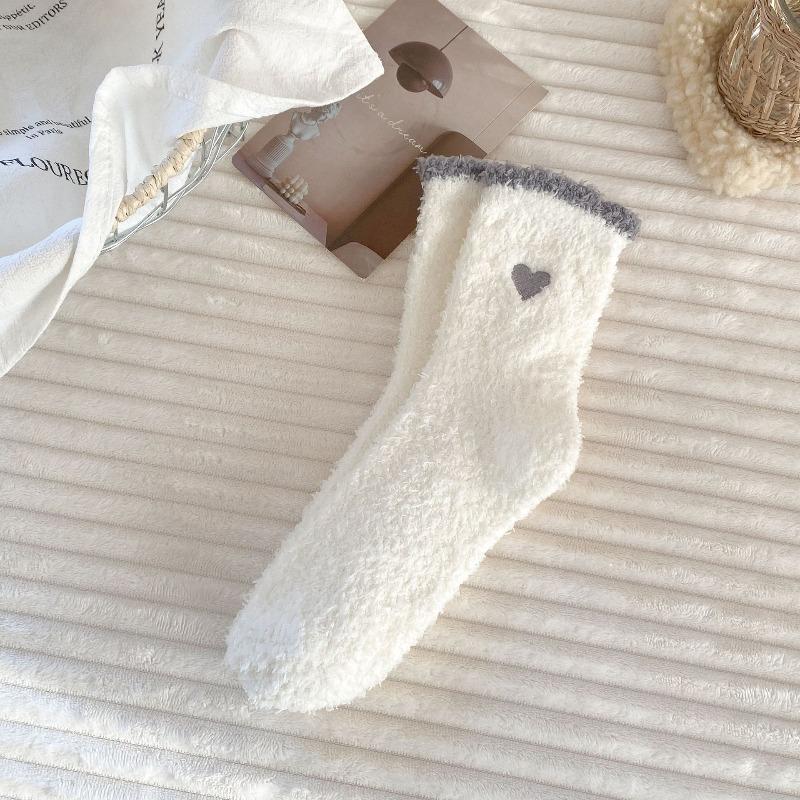 Non-shedding Coral Fleece Socks, Women's Embroidered Heart-shaped Sleep Socks, Thickened Warm Half-fleece Socks