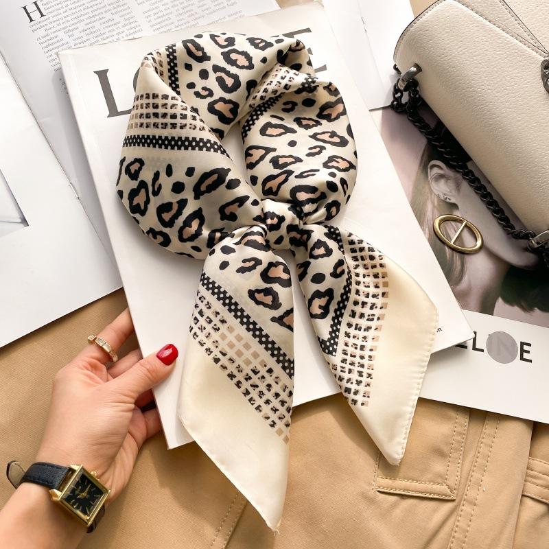 Silk scarf women's neck new scarf with coat 70 small square scarf scarf mother high-end scarf
