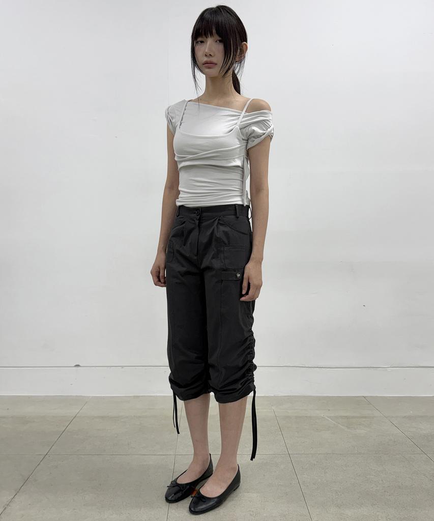 Peulleeoeob Structured Capri Pants (Fl-271_Black)