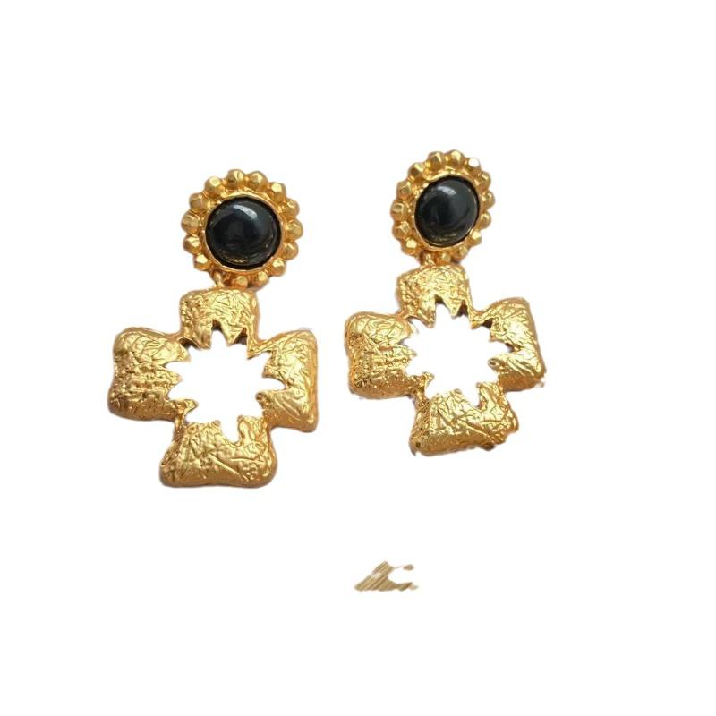 Retro Hohl Schwarzes Gold Ohrstecker, Leichter Luxus Vergoldete Französische Schwarze Ohrstecker, Retro Kreuz Sonnenblumen Ohrringe.