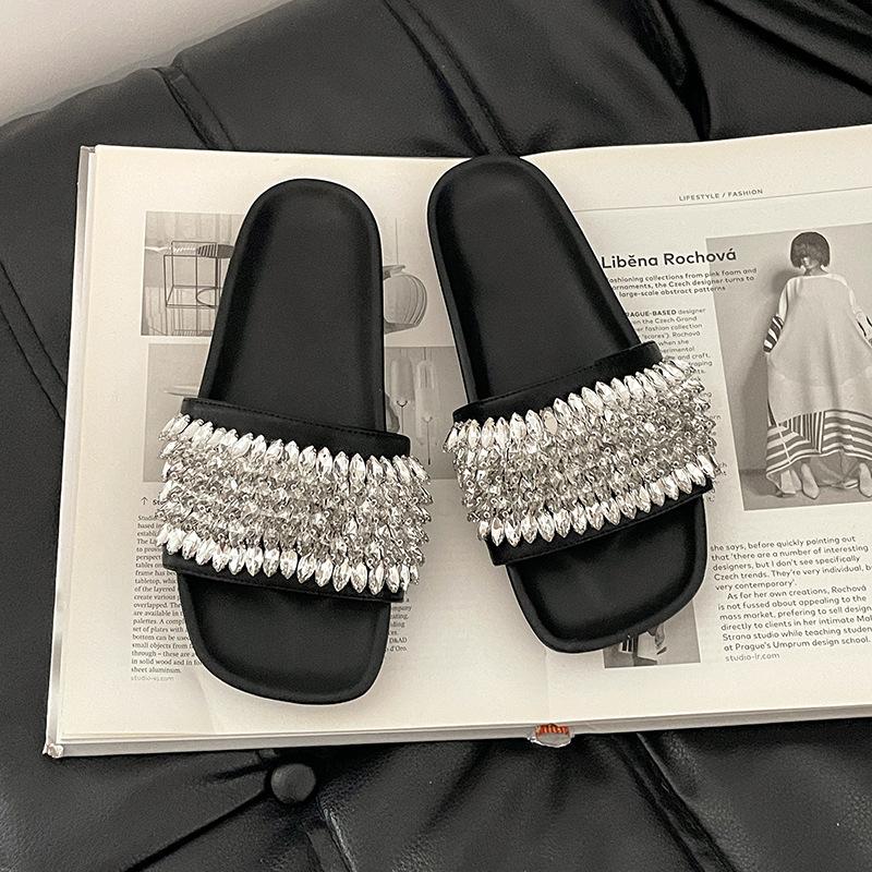 Fashion versatile casual exquisite rhinestone thick-soled one-word slippers women's summer retro temperament open-toed flat-bottomed cool slippers