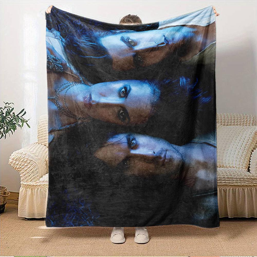 

1pc Nightfall TrioDigital Print Fleece Blanket - Contemporary Style, Suitable for All Seasons, Perfect for Home, Travel, or Camping - Machin 150x180cm