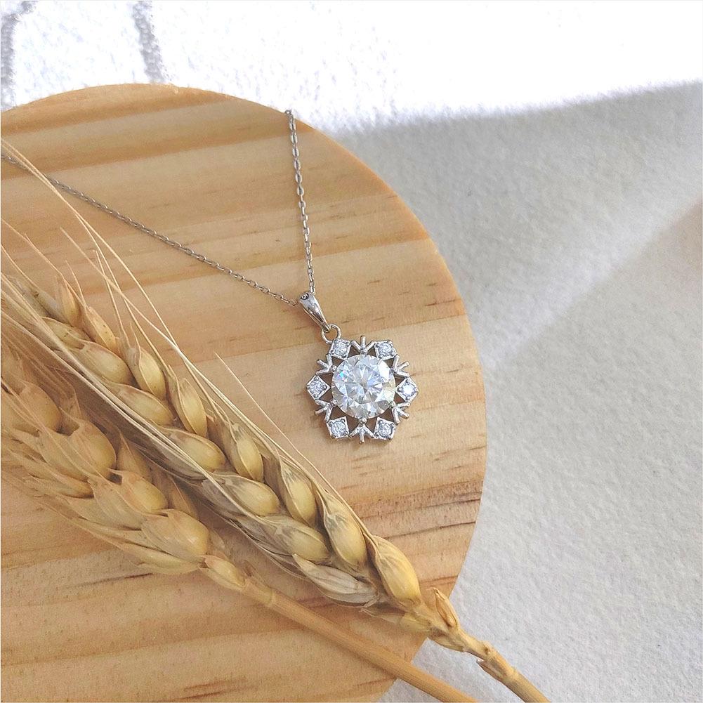 S925 Sterling Silver Snowflake Moissanite Necklace - Elegant Gift for Women 925 Silver