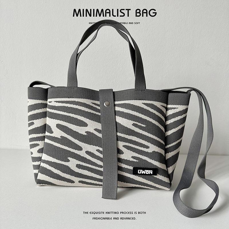 Nischendesign-Strick-Tragetasche, lässige Umhängetasche mit großem Fassungsvermögen