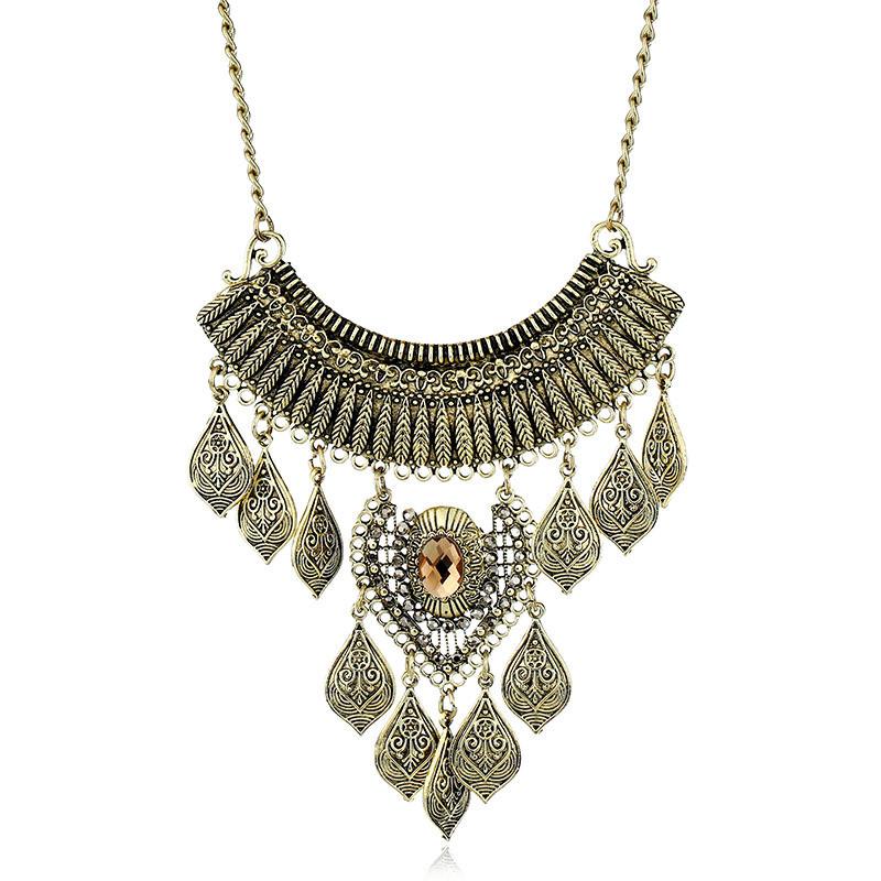 Vintage Leaf Pendant Necklace With Alloy Metal And Dazzling Embellishments For Artsy Women