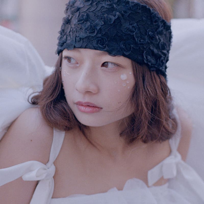 

poesiedame ROSE VEIL HEAD BAND IN BLACK single type