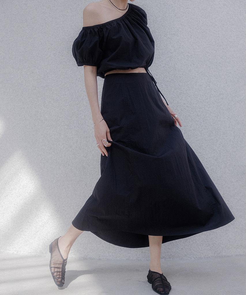 Memua Orb Cutout Flare Skirt (Black)