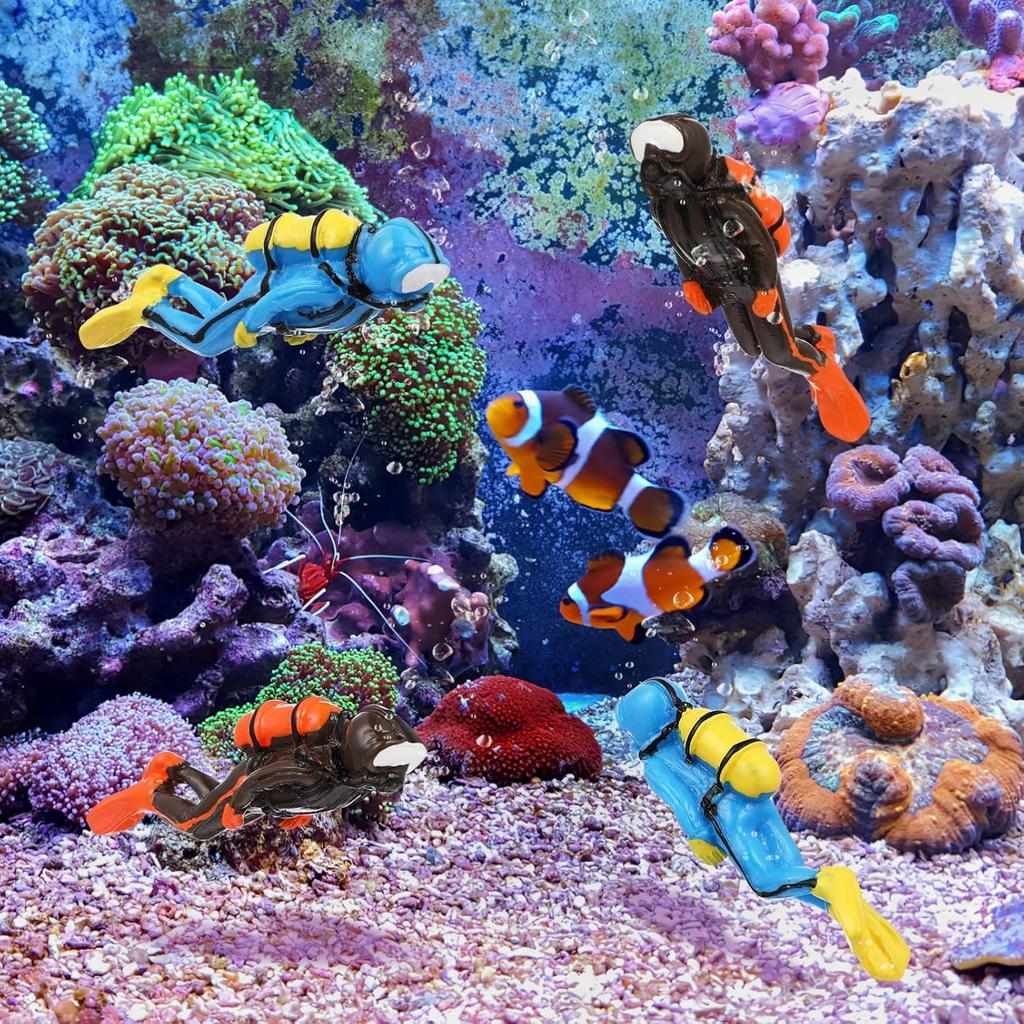 Mipcase 4Pcs Scuba Diver Figurines Scale Models People Set Mini Swimmers Figurines Plastic Scuba Diver Toy Figures for Miniature Sand Table Ocean