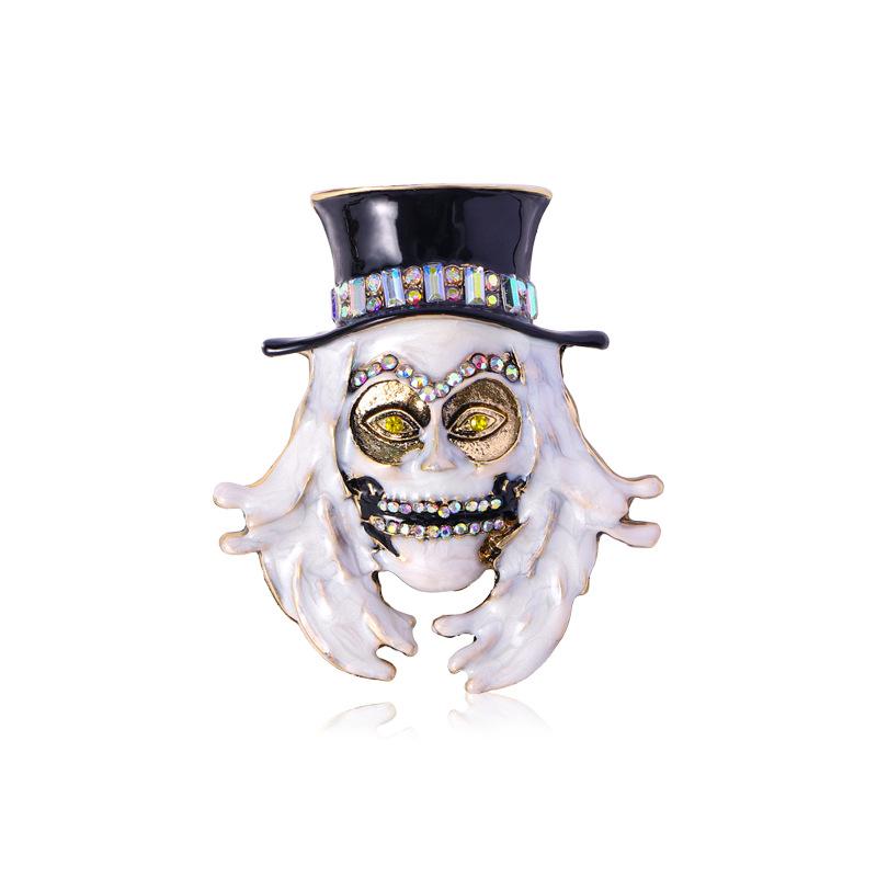 

SKEDS Retro Fashion Halloween Pumpkin Classic Design Brooches Pins For Women Men Creative Festival Enamel Badges Corsage Gift