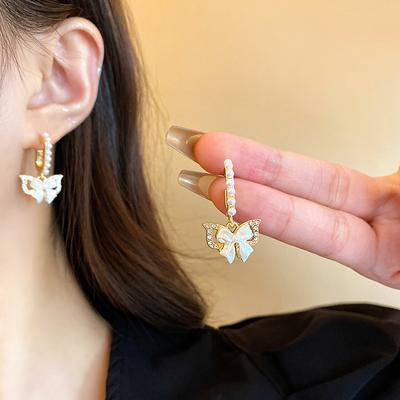 New Bow Earrings Women's Retro Temperament High-end Pearl Stud Earrings Versatile Celebrity Personalized Earrings