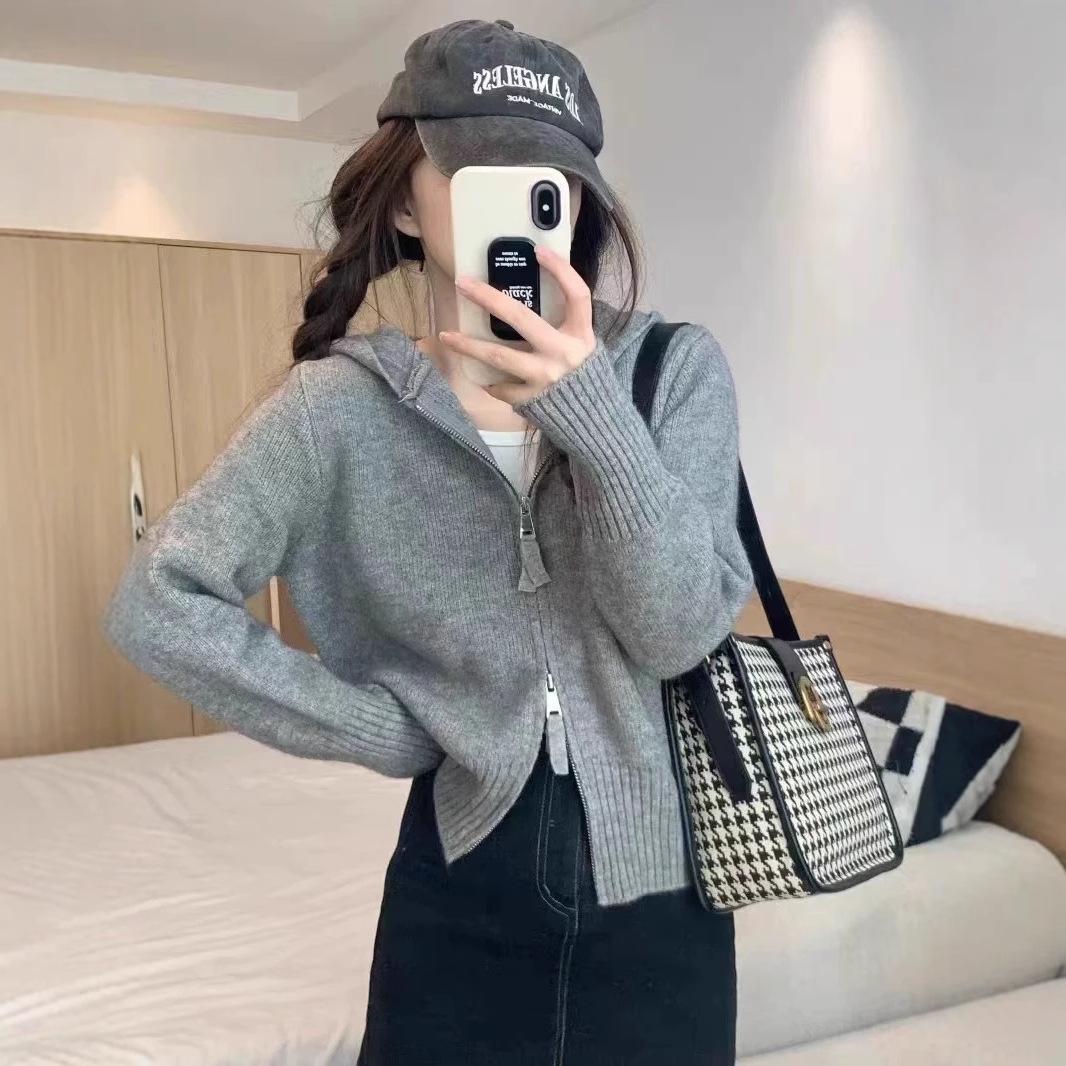 

Women s Hooded Wool-Cashmere Cardigan with Double Zipper Small