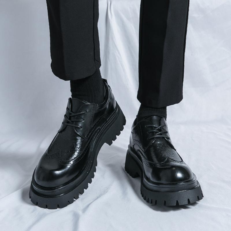 Fashion Brogue Men's Luxury Designer Style Thick Sole Shoes elegant and Sophisticated Gentleman's shoe popular Wedding party Shoes