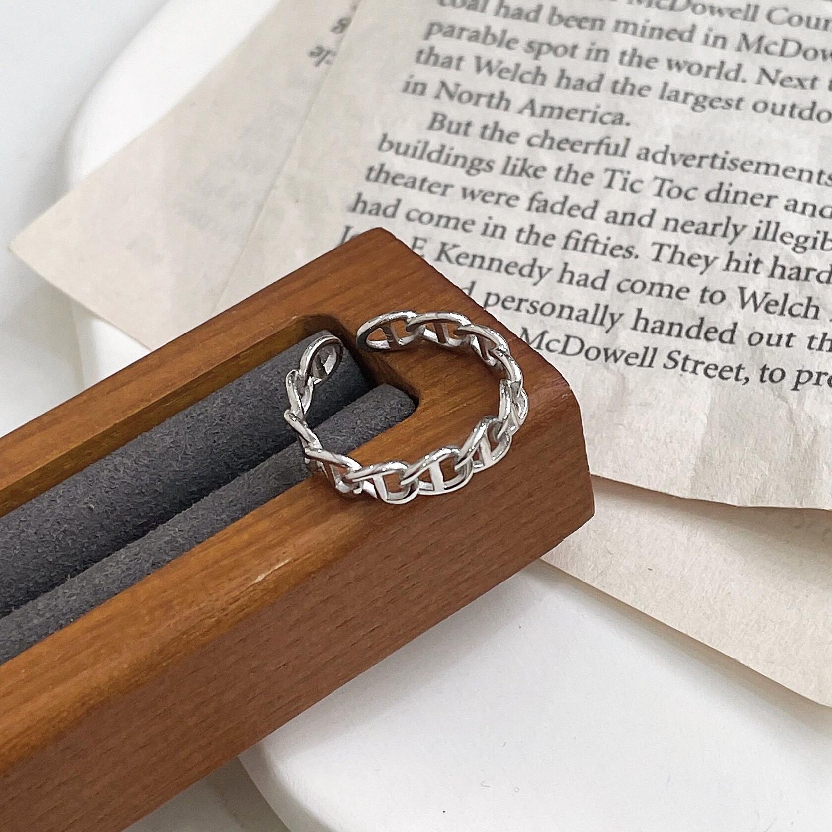 

Yinruitai 925 Sterling Silver Pig Nose Open Ring - Trendy Luxury Korean-Inspired Design for Women