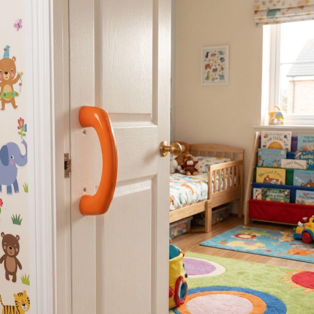 Pohodlný pocit Dvířková rukojeť Vysoká kvalita vzhledu Oblouková rukojeť Vylepšení skříně