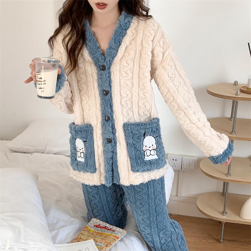 Зимние теплые фланелевые женские пижамные комплекты из плотного кораллового бархата — фото 3