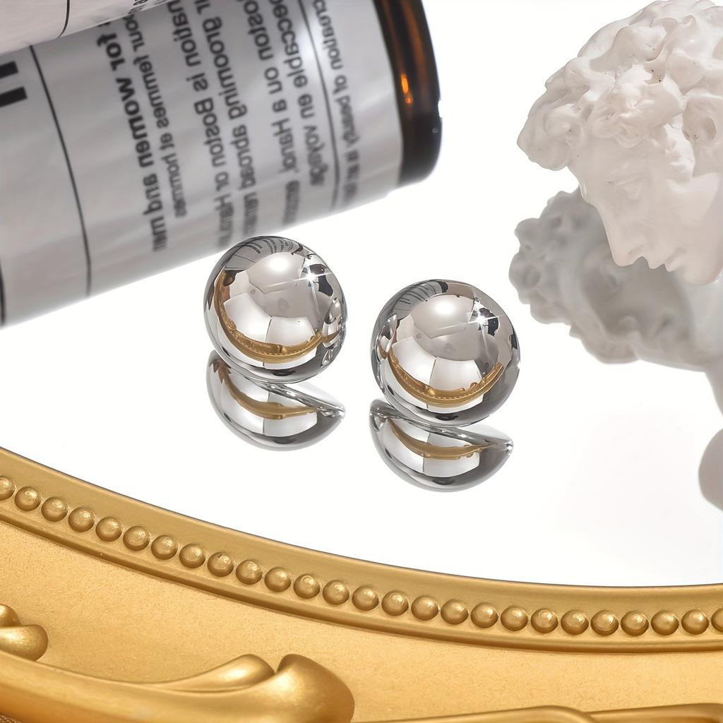 A Pair of Cool and Minimalist Golden Round Ball Earrings, Simple and Stylish, Versatile and Cute, Suitable for Daily Wear By Ladies.