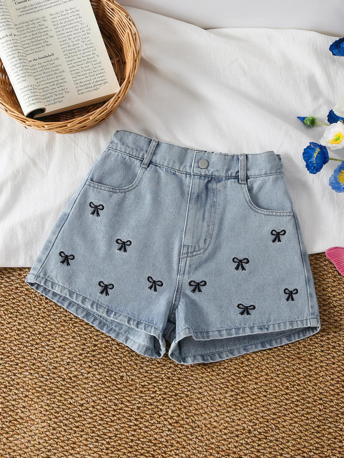 Girls Casual Light-Wash Blue Denim Shorts – Stylish, Edgy-Sweet Look with Bow Embroidery (Summer Style) 8Y светло-синий