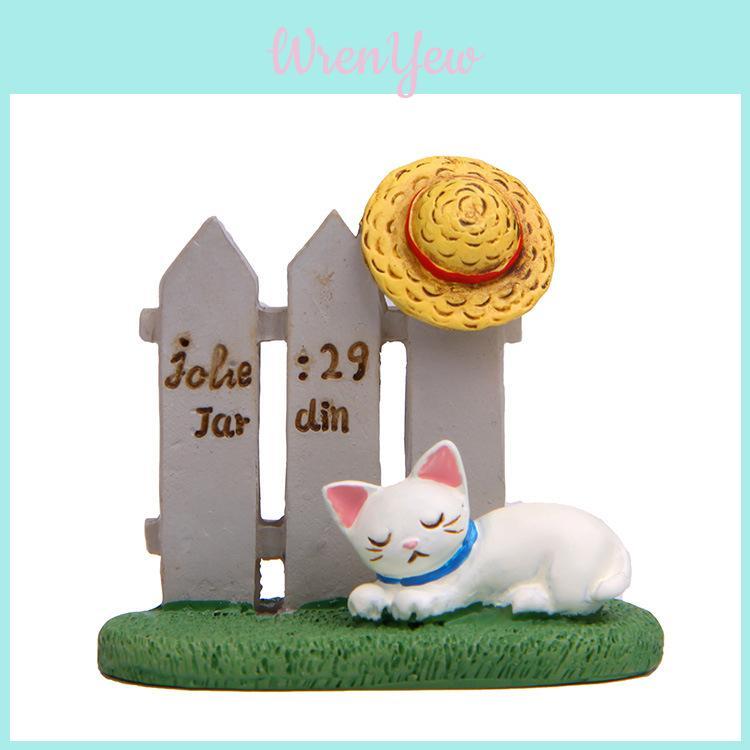 Cartoon Cat Micro Landscape Resin Tabletop Decor With Creative Design For Gift And Office Use