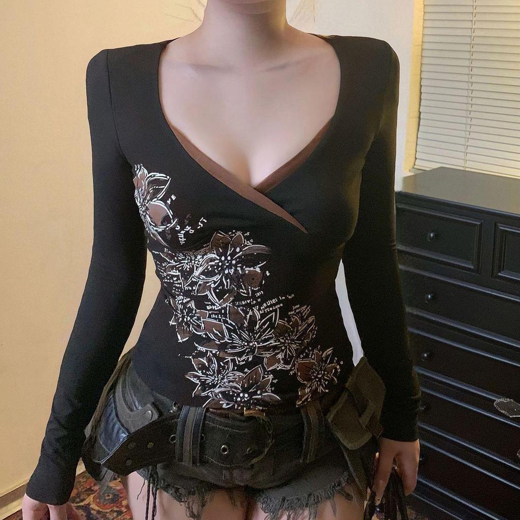 Y2K Spicy Girl Floral V-Neck Long Sleeve Cinched Waist T-Shirt